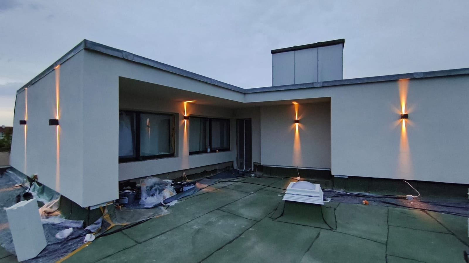 Luxussanierung Penthouse, Ottobrunn: Fassade, nachher